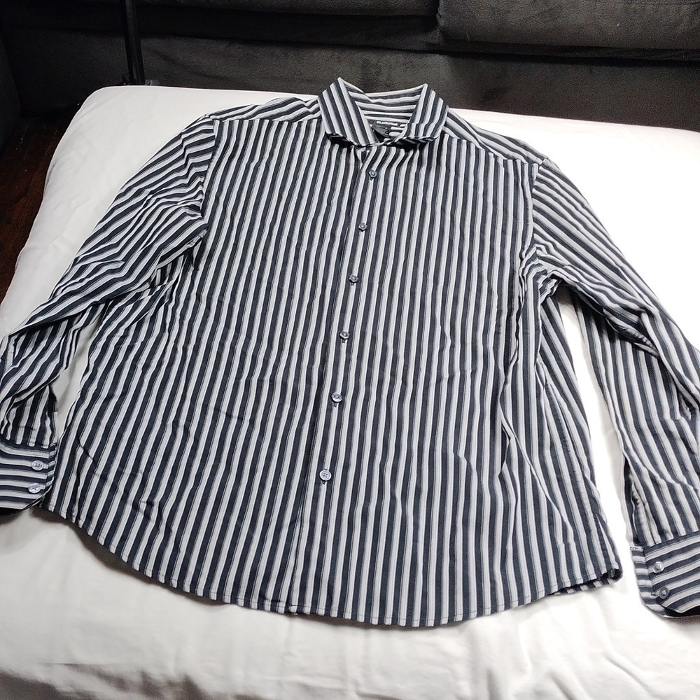 Claiborne men's long sleeve button down shirt size large